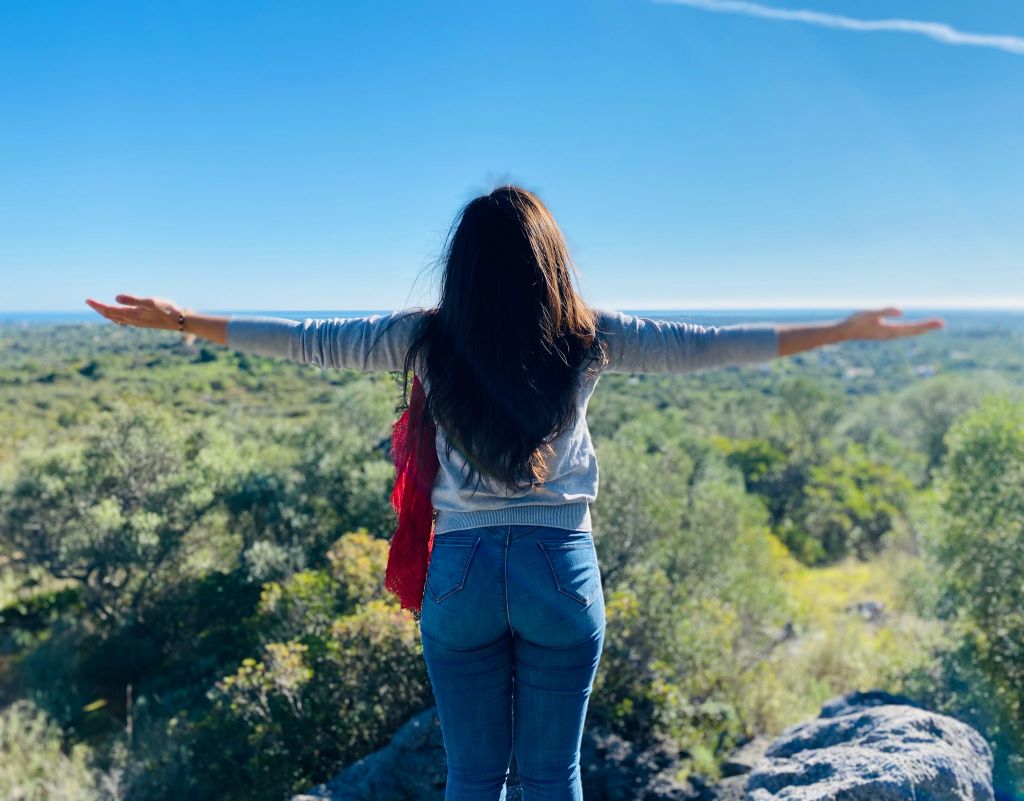 O Peso Invisível de Ser Sempre a&nbsp;Primeira